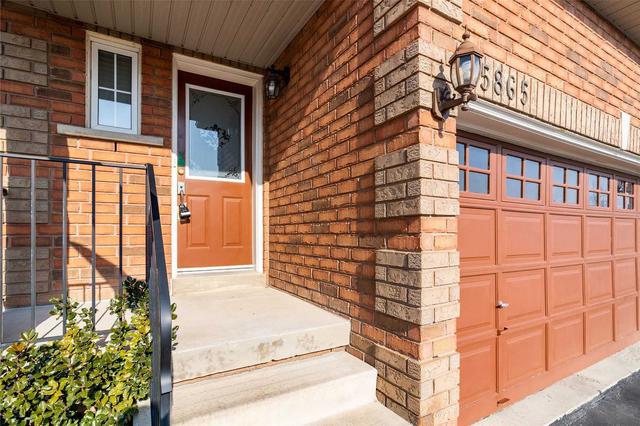 5865 Swordsman Dr, House detached with 3 bedrooms, 4 bathrooms and 4 parking in Mississauga ON | Image 12