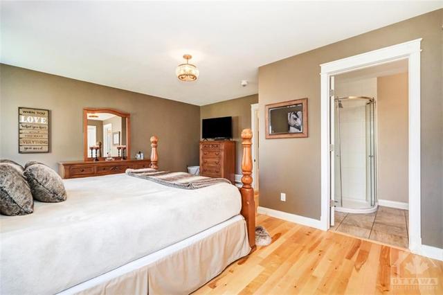 2432 Dilworth Road, House detached with 4 bedrooms, 5 bathrooms and 10 parking in Ottawa ON | Image 15