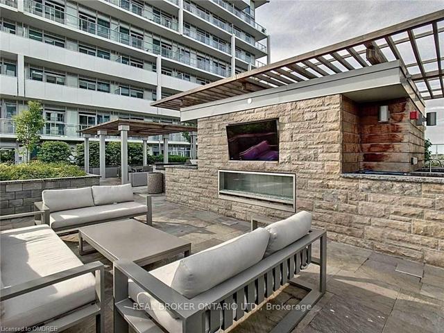 205 - 65 Speers Rd, Condo with 2 bedrooms, 1 bathrooms and 1 parking in Oakville ON | Image 6