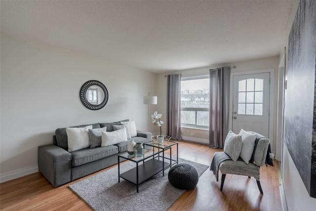 55 - 120 Nonquon Rd, Townhouse with 3 bedrooms, 1 bathrooms and 1 parking in Oshawa ON | Image 3