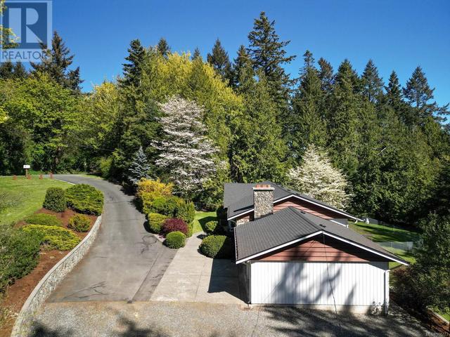 6155 Old East Rd, House detached with 4 bedrooms, 2 bathrooms and 8 parking in Saanich BC | Image 21