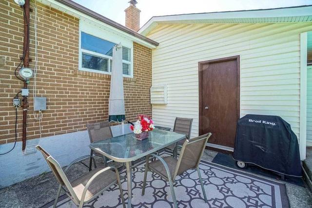58 Addington Cres, House detached with 3 bedrooms, 2 bathrooms and 4 parking in Brampton ON | Image 26