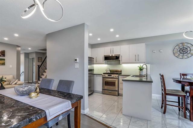 8 Jensen Crt, House attached with 3 bedrooms, 4 bathrooms and 4 parking in Vaughan ON | Image 5