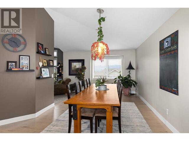 2304 Shannon Heights Place, House detached with 4 bedrooms, 2 bathrooms and 6 parking in West Kelowna BC | Image 10
