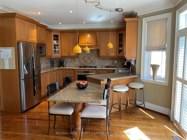 539 Douglas Ave, House detached with 4 bedrooms, 4 bathrooms and 6 parking in Toronto ON | Image 6