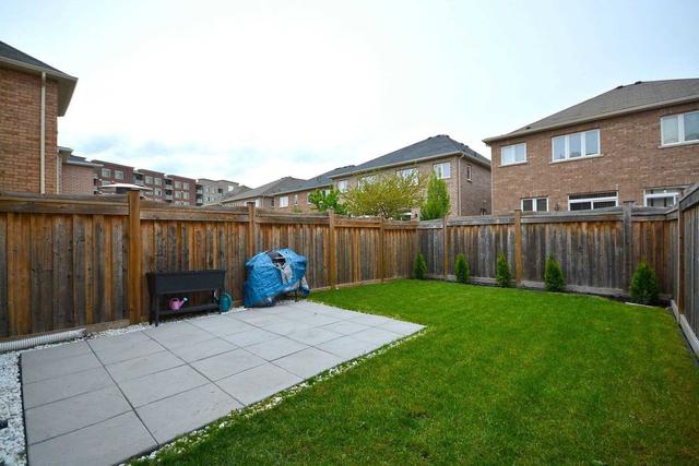 885 Transom Cres, House attached with 3 bedrooms, 3 bathrooms and 3 parking in Milton ON | Image 28