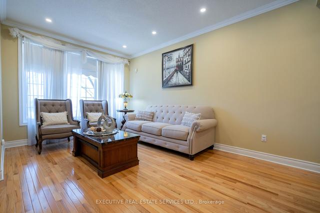 17 Sharon Lee Dr, House attached with 3 bedrooms, 4 bathrooms and 3 parking in Markham ON | Image 35