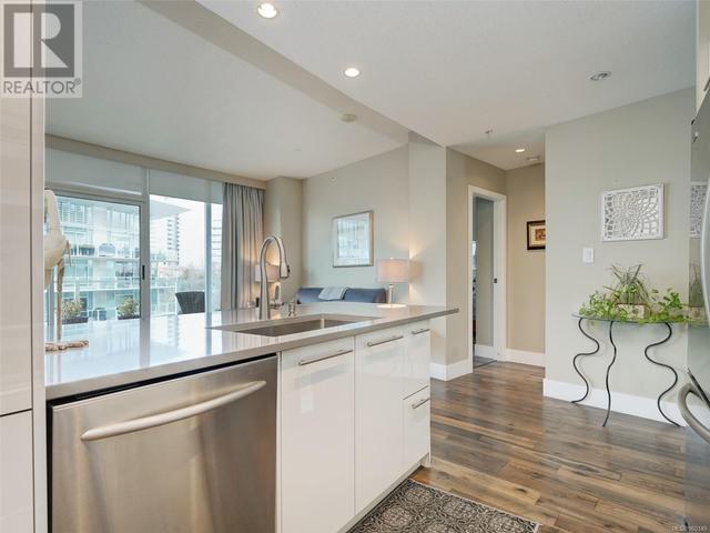 505 - 66 Songhees Rd, Condo with 1 bedrooms, 2 bathrooms and 1 parking in Victoria BC | Image 13