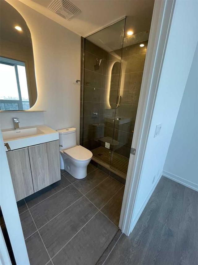 15 Holmes Ave, Condo with 3 bedrooms, 3 bathrooms and 1 parking in Toronto ON | Card Image