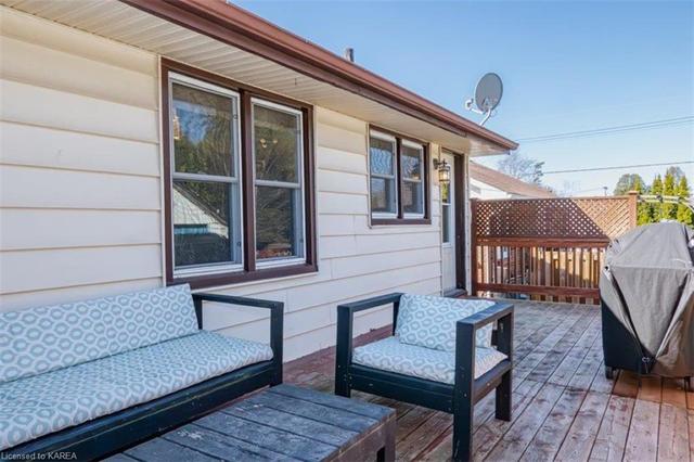 85 First Avenue, House detached with 3 bedrooms, 1 bathrooms and 5 parking in Quinte West ON | Image 9