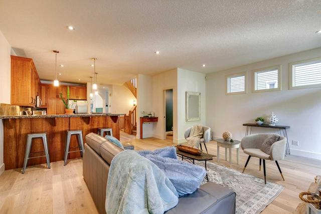2724 7 Avenue Nw, Home with 3 bedrooms, 3 bathrooms and 4 parking in Calgary AB | Image 12