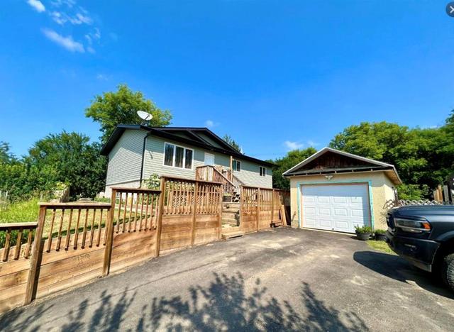 4912 45 Street, House detached with 4 bedrooms, 2 bathrooms and 4 parking in Athabasca AB | Image 1