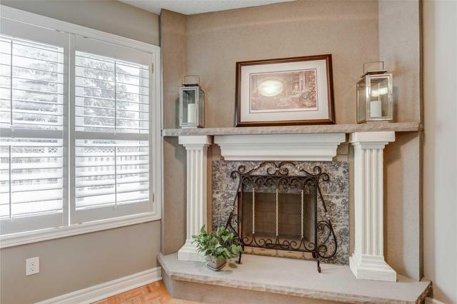 32 Andy Cres, House detached with 4 bedrooms, 3 bathrooms and 3 parking in Vaughan ON | Image 8