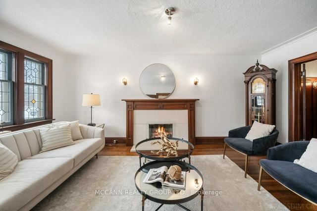 327 Fairlawn Ave, House detached with 3 bedrooms, 3 bathrooms and 2 parking in Toronto ON | Image 23