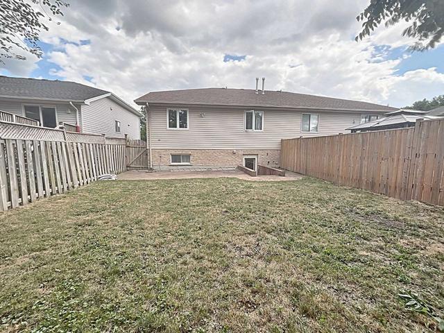 96 Roman Cres, House semidetached with 3 bedrooms, 2 bathrooms and 3 parking in London ON | Image 11