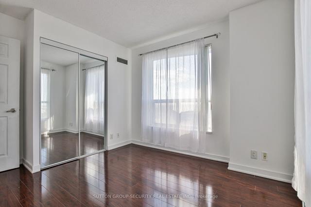 2003 - 36 Lee Centre Dr, Condo with 2 bedrooms, 1 bathrooms and 1 parking in Toronto ON | Image 13