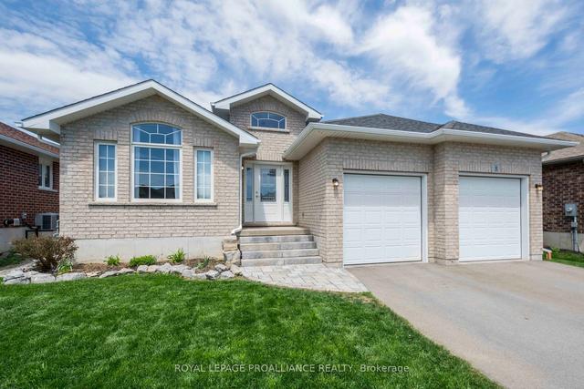 8 Crews Cres, House detached with 3 bedrooms, 2 bathrooms and 4 parking in Quinte West ON | Image 1