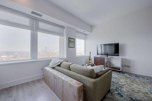 1701 - 111 St Clair Ave W, Condo with 1 bedrooms, 1 bathrooms and 1 parking in Toronto ON | Image 2