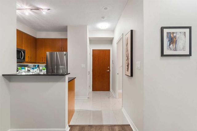 1209 - 300 Bloor St E, Condo with 2 bedrooms, 2 bathrooms and 1 parking in Toronto ON | Image 2