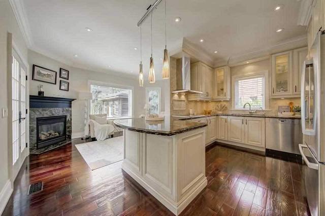 5068 Forestwalk Circ, House detached with 3 bedrooms, 4 bathrooms and 6 parking in Mississauga ON | Image 34