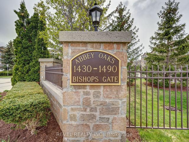 110 - 1460 Bishops Gate, Condo with 2 bedrooms, 2 bathrooms and 1 parking in Oakville ON | Image 1