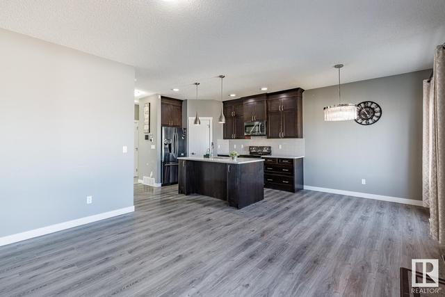 2444 17 Av Nw, House semidetached with 4 bedrooms, 3 bathrooms and null parking in Edmonton AB | Image 14