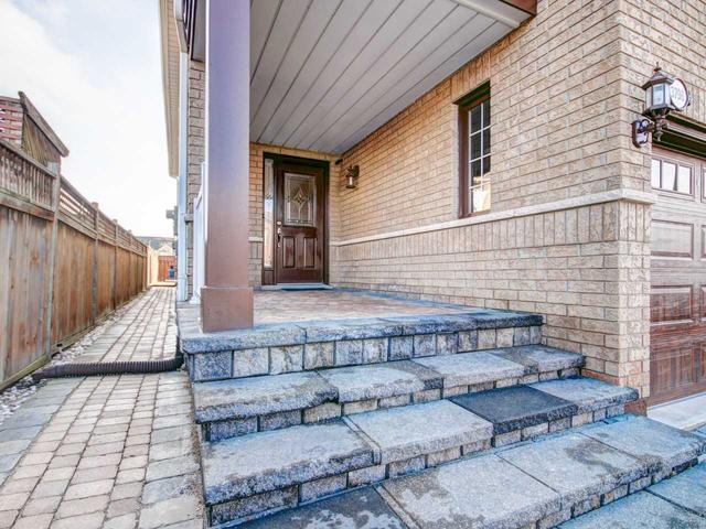 3796 Freeman Terr, House semidetached with 4 bedrooms, 3 bathrooms and 3 parking in Mississauga ON | Image 36
