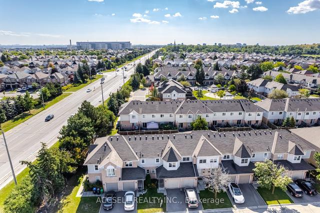 68 Wickstead Crt, Townhouse with 3 bedrooms, 4 bathrooms and 2 parking in Brampton ON | Image 24