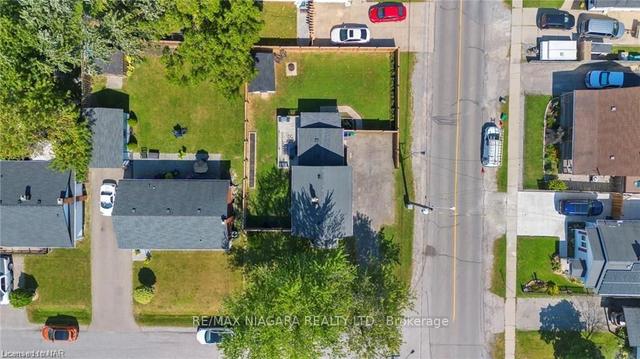21 Cambridge Ave, House detached with 2 bedrooms, 1 bathrooms and 4 parking in St. Catharines ON | Image 24
