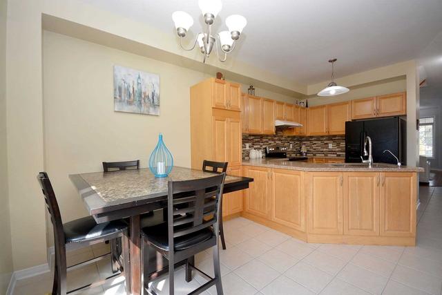 4733 Colombo Cres, House semidetached with 3 bedrooms, 3 bathrooms and 4 parking in Mississauga ON | Image 3