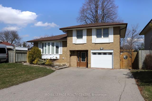 32 Coniston Ave, House detached with 3 bedrooms, 2 bathrooms and 5 parking in Brampton ON | Image 23