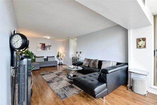 2105 - 400 Webb Dr, Condo with 2 bedrooms, 2 bathrooms and 1 parking in Mississauga ON | Image 3