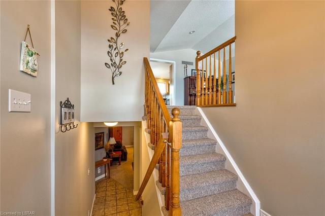254 Deruiter Drive, House detached with 5 bedrooms, 3 bathrooms and null parking in Strathroy Caradoc ON | Image 3