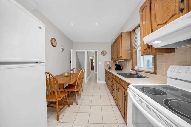 12 Peel Ave, House attached with 3 bedrooms, 2 bathrooms and 1 parking in Toronto ON | Image 19