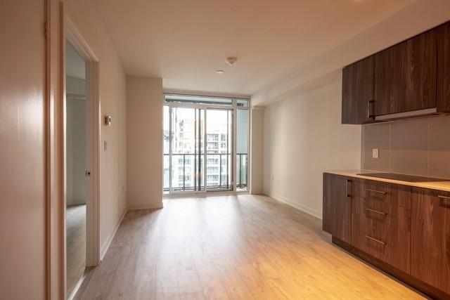 702W - 27 Bathurst St, Condo with 1 bedrooms, 1 bathrooms and null parking in Toronto ON | Image 3