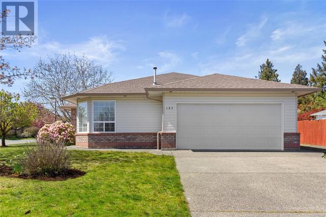 107 Acacia St, House detached with 3 bedrooms, 2 bathrooms and 2 parking in Parksville BC | Image 2