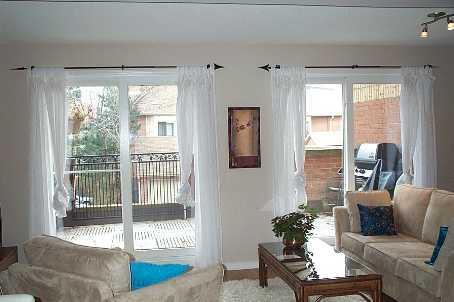 36 - 36 Rodeo Ptwy, Townhouse with 2 bedrooms, 3 bathrooms and 2 parking in Toronto ON | Image 6