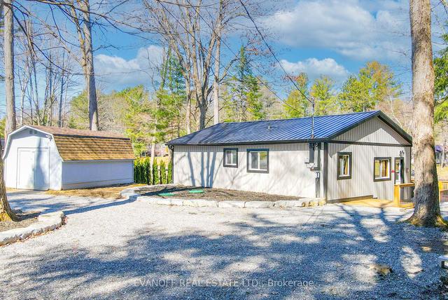 11 Little Bay Dr, House detached with 3 bedrooms, 1 bathrooms and 6 parking in Kawartha Lakes ON | Image 36