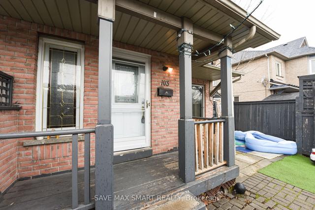 103 Chipmunk Cres, House attached with 3 bedrooms, 3 bathrooms and 2 parking in Brampton ON | Image 12