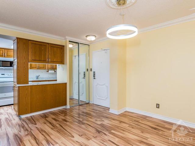 712 - 555 Brittany Drive, Condo with 2 bedrooms, 2 bathrooms and 1 parking in Ottawa ON | Image 12