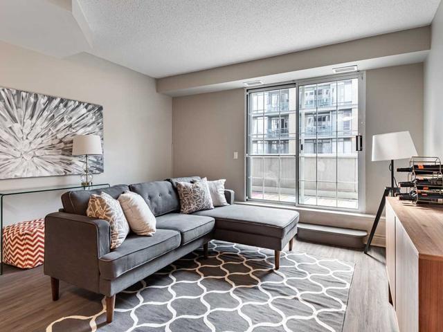 th 314 - 20 Collier St, Townhouse with 2 bedrooms, 2 bathrooms and 1 parking in Toronto ON | Image 4