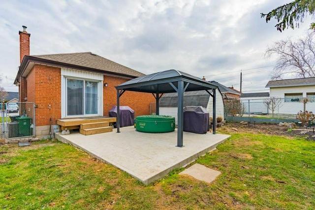 110 Glencarry Ave, House detached with 2 bedrooms, 2 bathrooms and 4 parking in Hamilton ON | Image 12