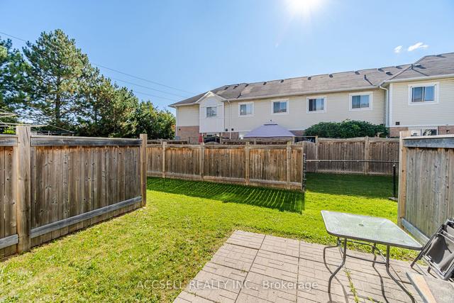 68 Wickstead Crt, Townhouse with 3 bedrooms, 4 bathrooms and 2 parking in Brampton ON | Image 22
