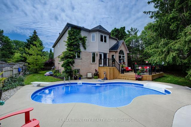 10 Whisperwood Crt, House detached with 4 bedrooms, 3 bathrooms and 4 parking in Kitchener ON | Image 22