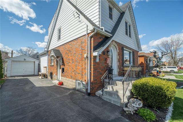 16 Cameron Avenue S, House detached with 4 bedrooms, 2 bathrooms and 3 parking in Hamilton ON | Image 4