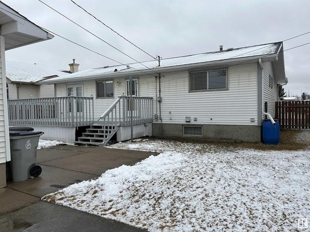 5032 51 Av, House detached with 5 bedrooms, 2 bathrooms and null parking in Redwater AB | Image 42