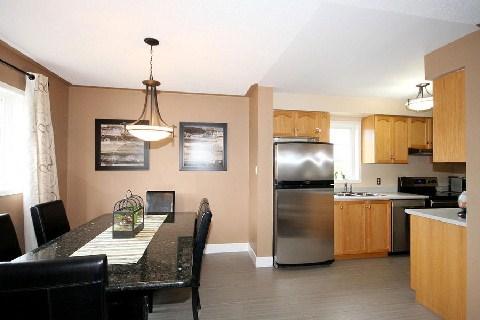 36 - 4 Carriage Walk, Townhouse with 3 bedrooms, 3 bathrooms and 1 parking in Aurora ON | Image 5