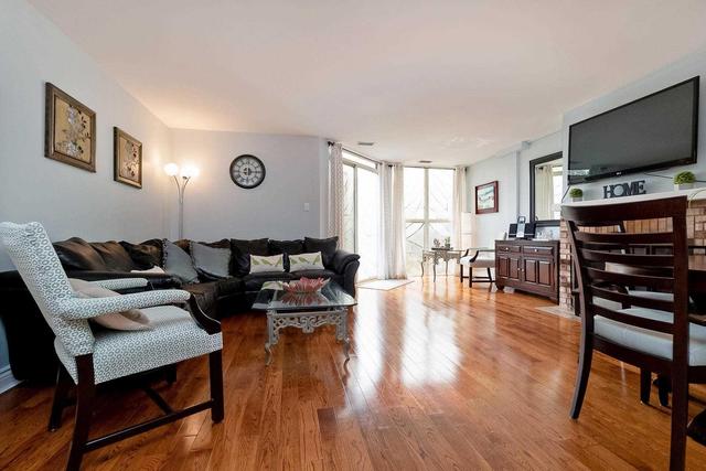 Th 9 - 100 Arbors Lane, Townhouse with 3 bedrooms, 3 bathrooms and 2 parking in Vaughan ON | Image 3