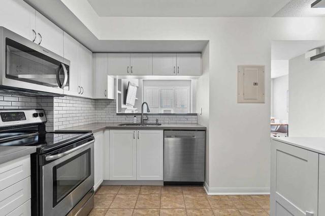 811 - 5 Everson Dr, Townhouse with 2 bedrooms, 2 bathrooms and 1 parking in Toronto ON | Image 6