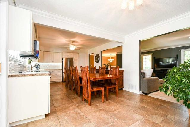 954 Burnside Rd, House detached with 3 bedrooms, 3 bathrooms and 12 parking in Selwyn ON | Image 7